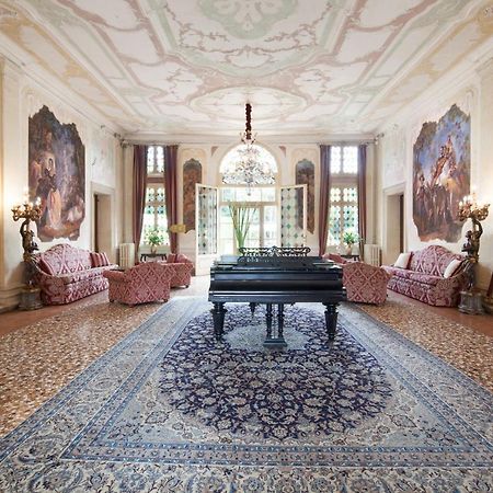 Hotel Villa Condulmer Mogliano Veneto Dış mekan fotoğraf The interior of the villa