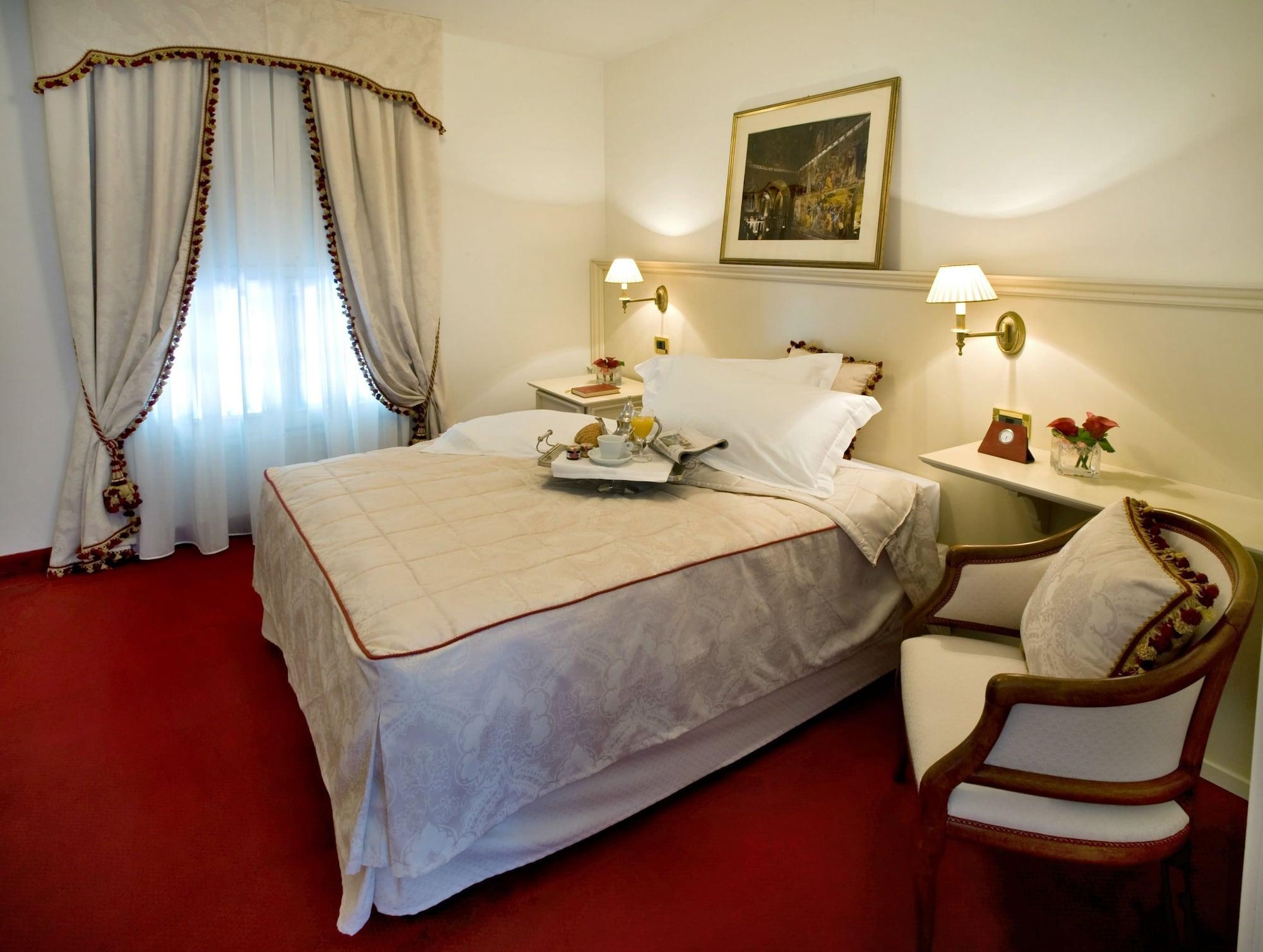 Hotel Villa Condulmer Mogliano Veneto Dış mekan fotoğraf A room at the hotel