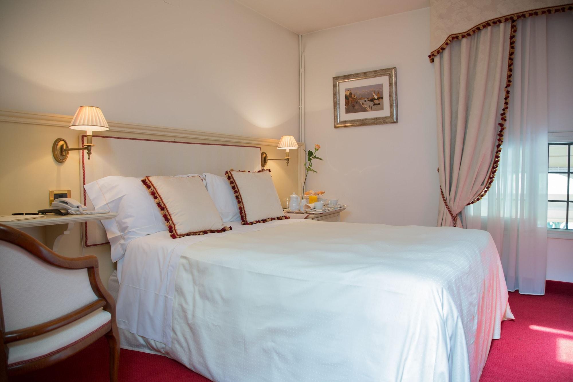 Hotel Villa Condulmer Mogliano Veneto Dış mekan fotoğraf A room at the hotel