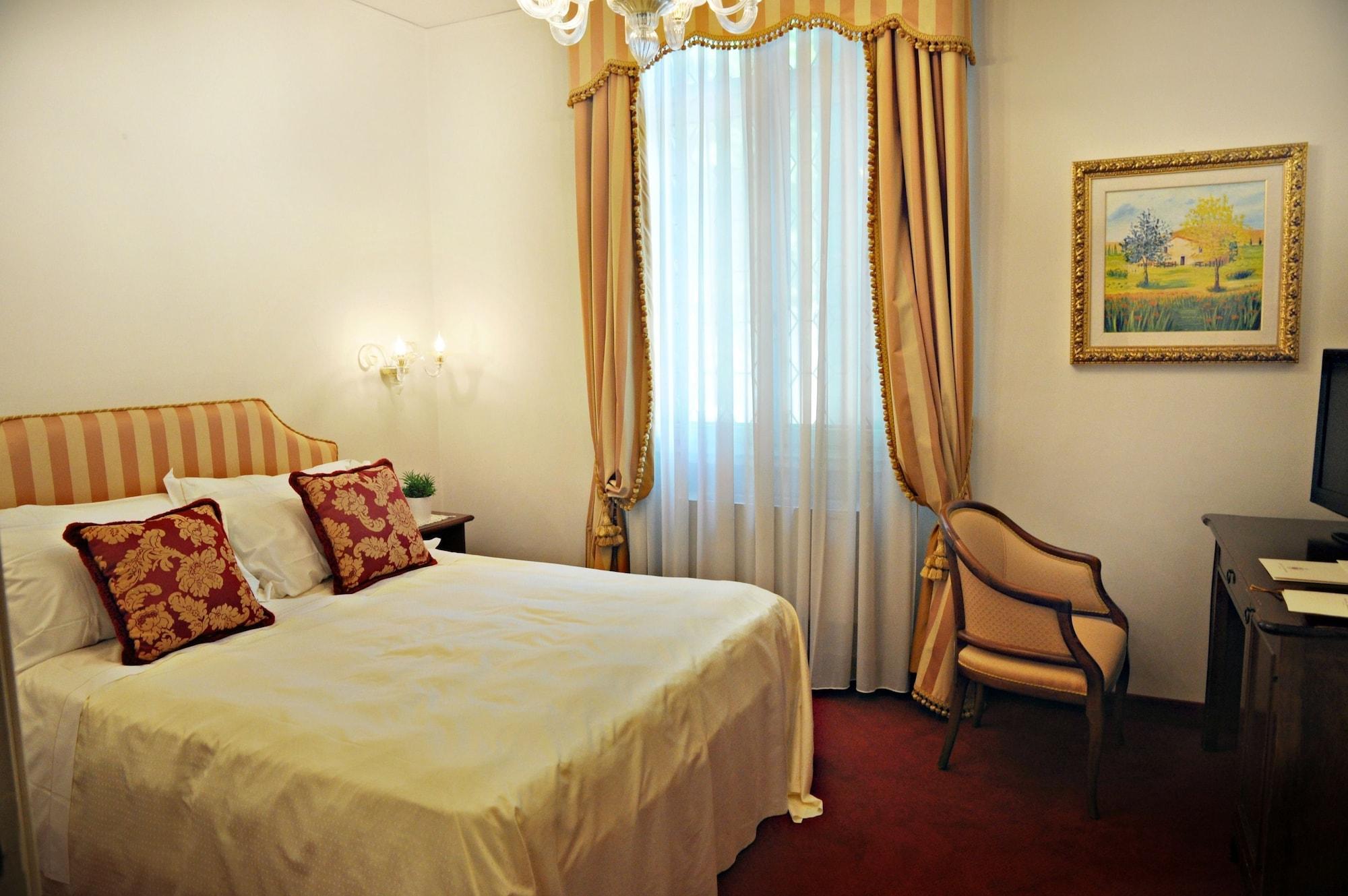 Hotel Villa Condulmer Mogliano Veneto Dış mekan fotoğraf A room at the hotel