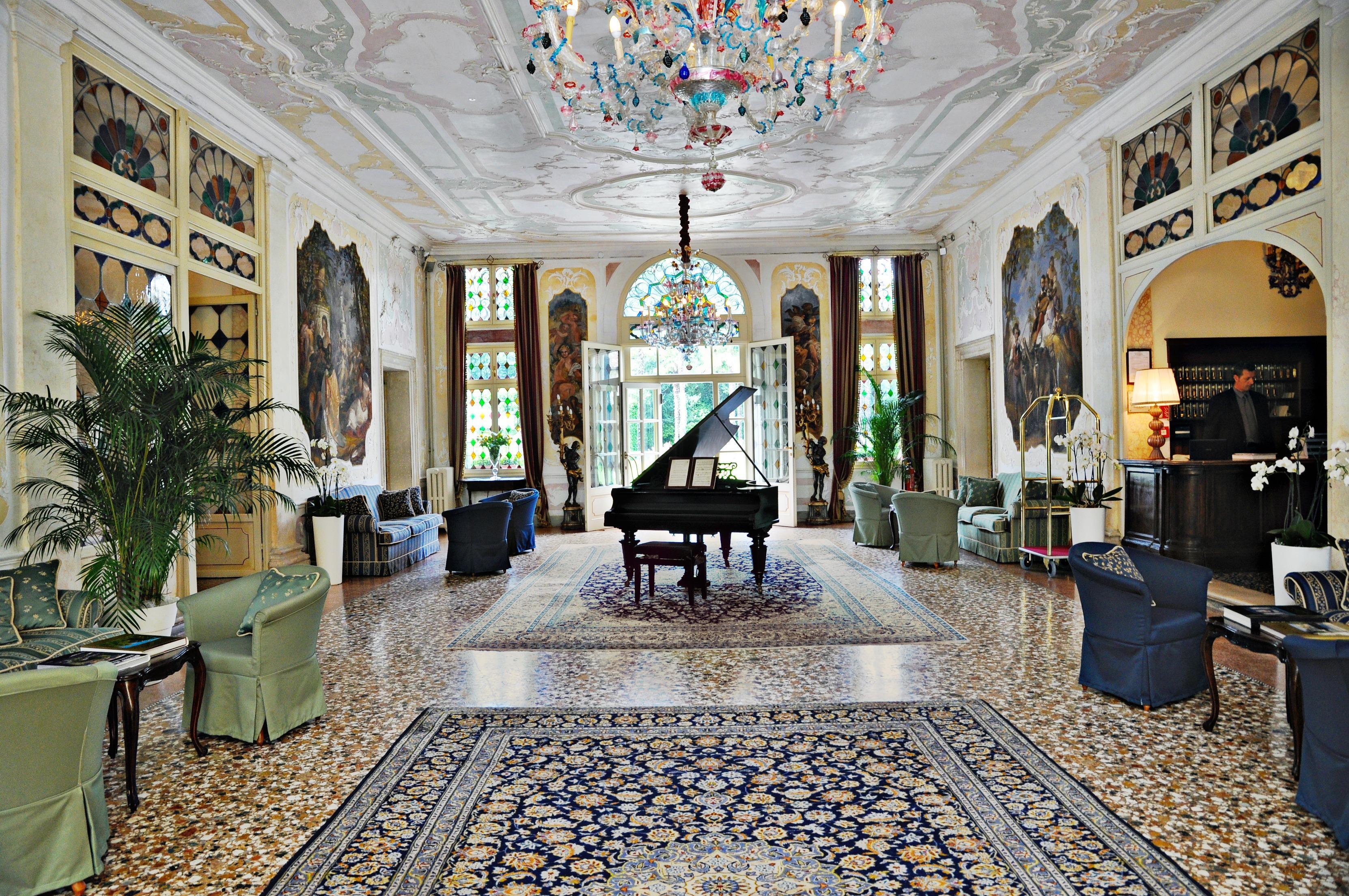 Hotel Villa Condulmer Mogliano Veneto Dış mekan fotoğraf The lobby of the Hotel de la Paix