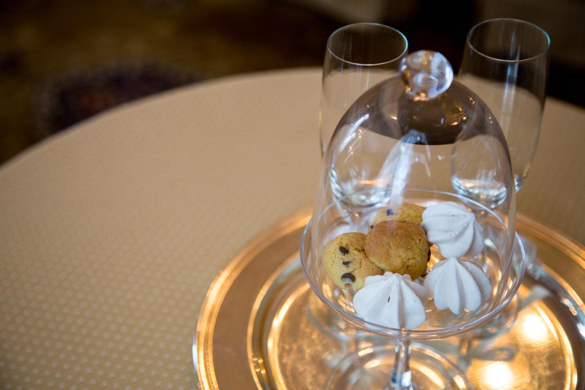 Hotel Villa Condulmer Mogliano Veneto Oda fotoğraf A dessert at the restaurant