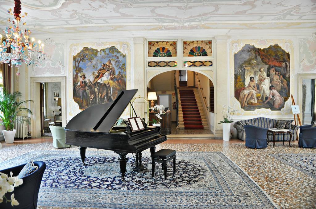 Hotel Villa Condulmer Mogliano Veneto Dış mekan fotoğraf The interior of the villa