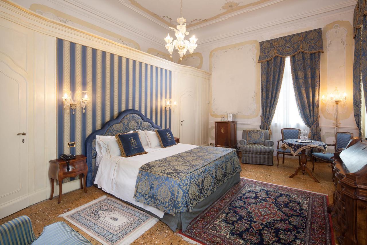 Hotel Villa Condulmer Mogliano Veneto Dış mekan fotoğraf A room at the hotel