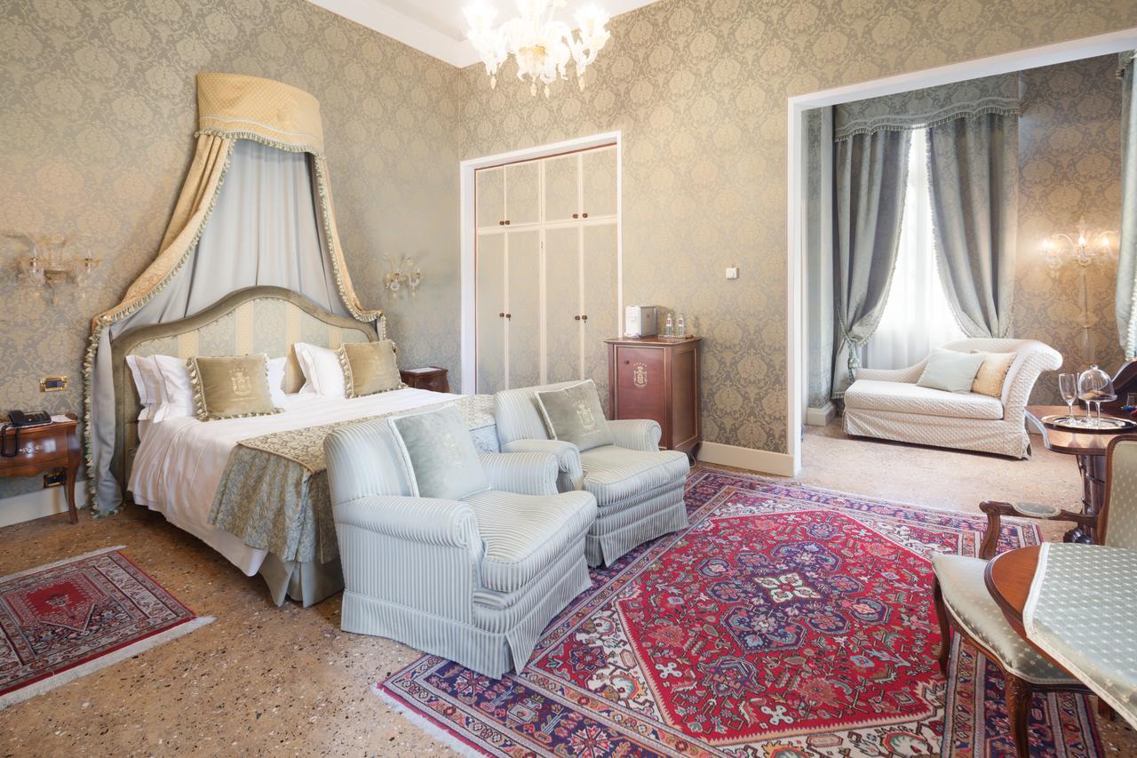 Hotel Villa Condulmer Mogliano Veneto Dış mekan fotoğraf A suite at the Hotel Excelsior